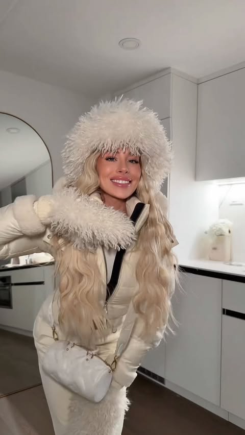 Instagram post by @x_tyna for RUDSAK. Caption reads: [...] with me for @igloofest_mtl ❄️🔥 Wearing....