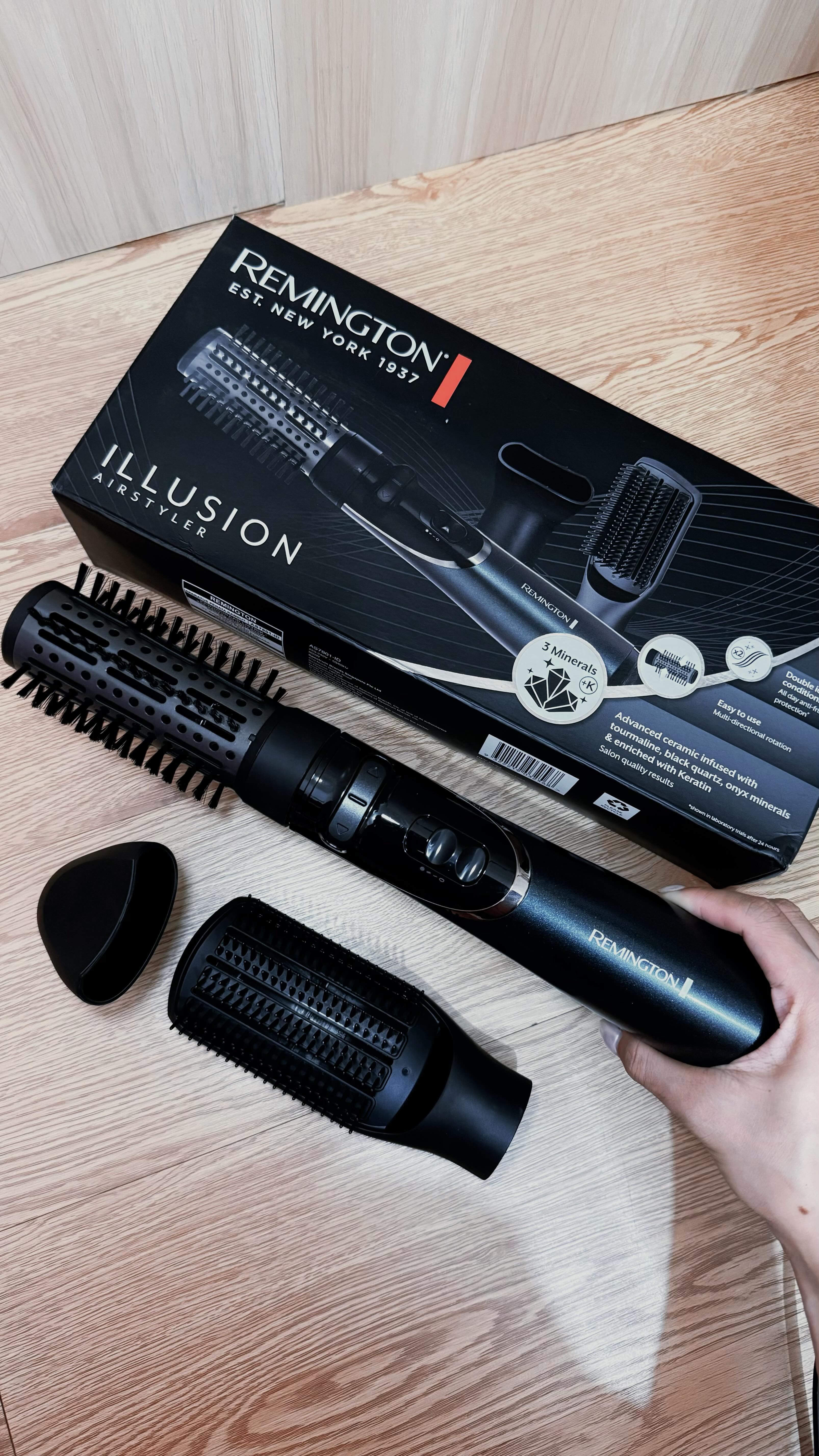 Instagram post by @feleciagabrielaa for Remington. Caption reads: [...] hanya dalam kurang dari 10 menit pakai....