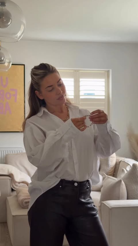 Instagram post by @alishalemayx for Olivia Burton. Caption reads: [...] day gifts available @hsamueljeweller....