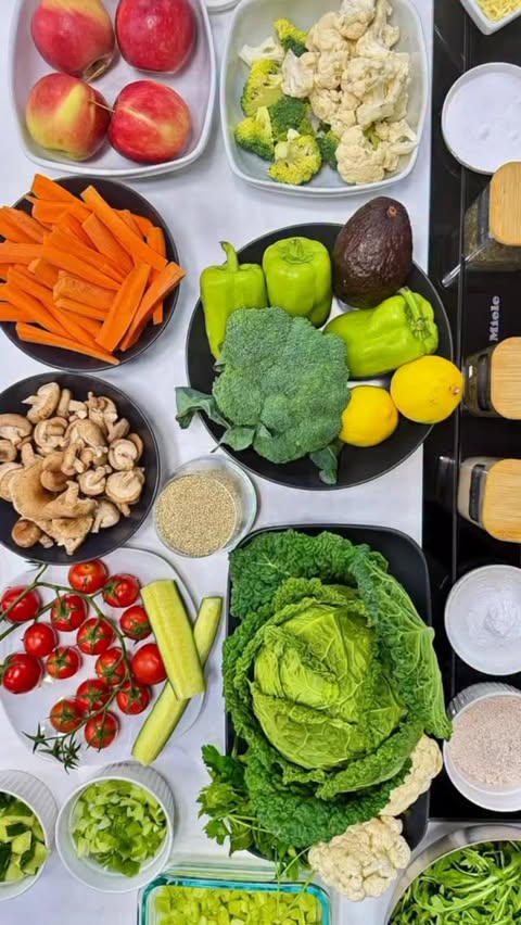 Instagram post by @sp_nutrition_and_health for Miele. Caption reads: Sledeće druženje uz zdrave i izbalansirane obroke....