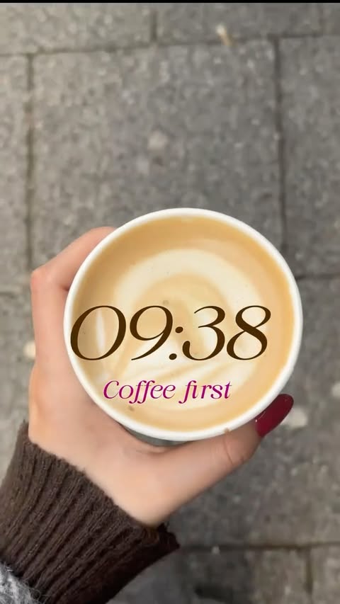 Instagram post by @sofiehouman for Hero Cosmetics. Caption reads: Annonce @‌herocosmetics | Emails, coffee runs,....