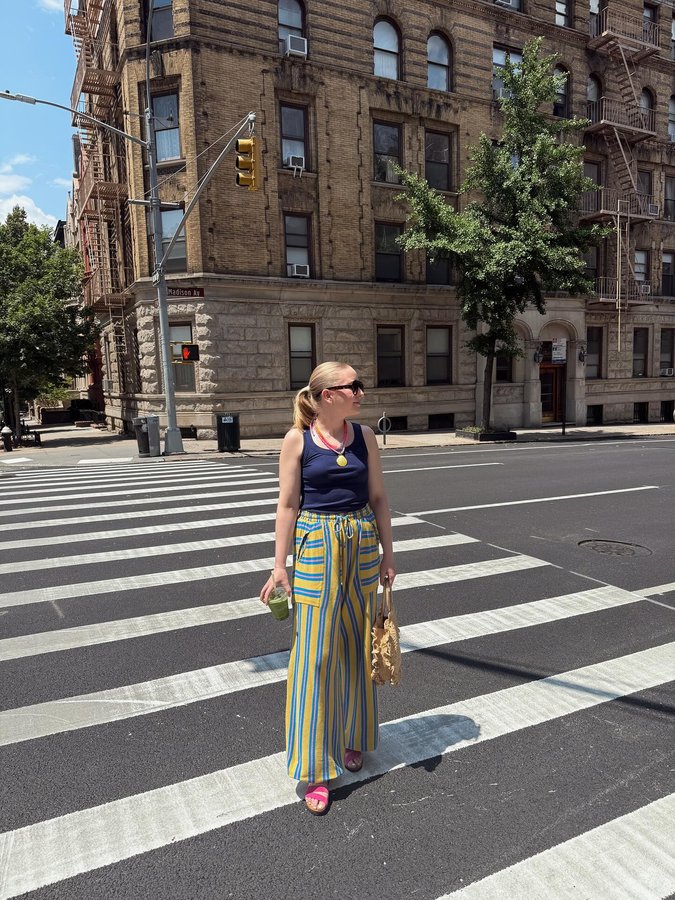 Instagram post by @morganrudge for Universal Standard. Caption reads: [...] run 💕🌴🦋

top kindly gifted from....