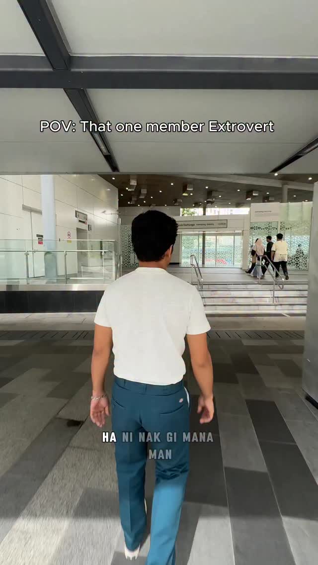 Instagram post by @sharkmanz_ for Rexona. Caption reads: Kalau keluar dengan dia memang muka kena tebal....