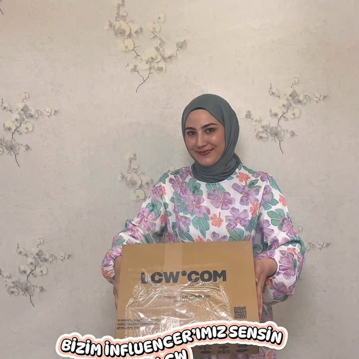 Instagram post by @gamsss1 for LC Waikiki. Caption reads: BİZİM İNFlUENCER’IMIZ SENSİN LCW 💙

#reklam....