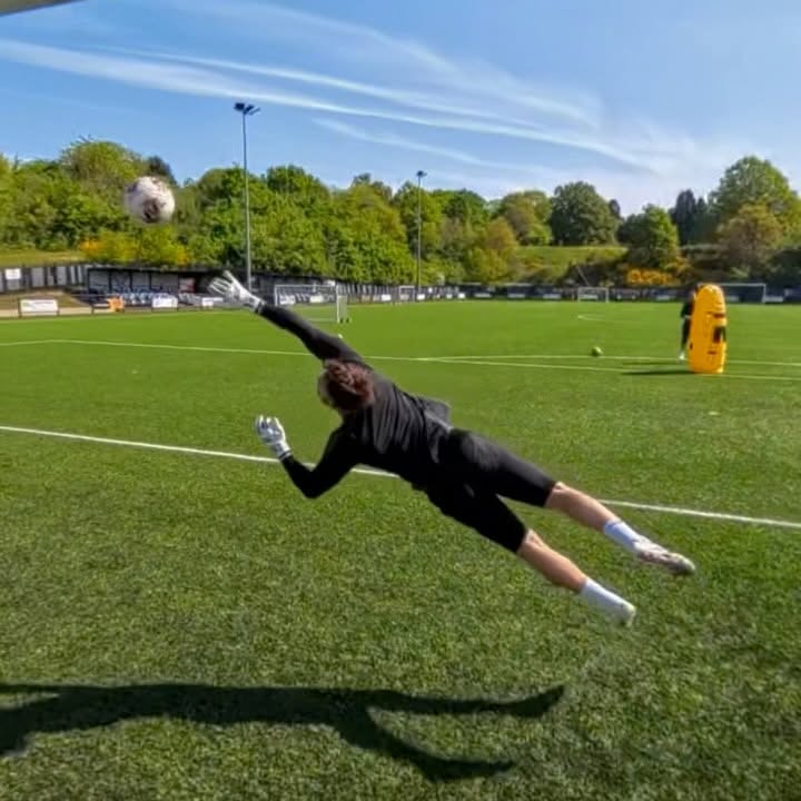 Instagram post by @perringoalkeeping for The One Glove. Caption reads: Rate this save 👀🤯🧤

🧤 @theonegloveco....