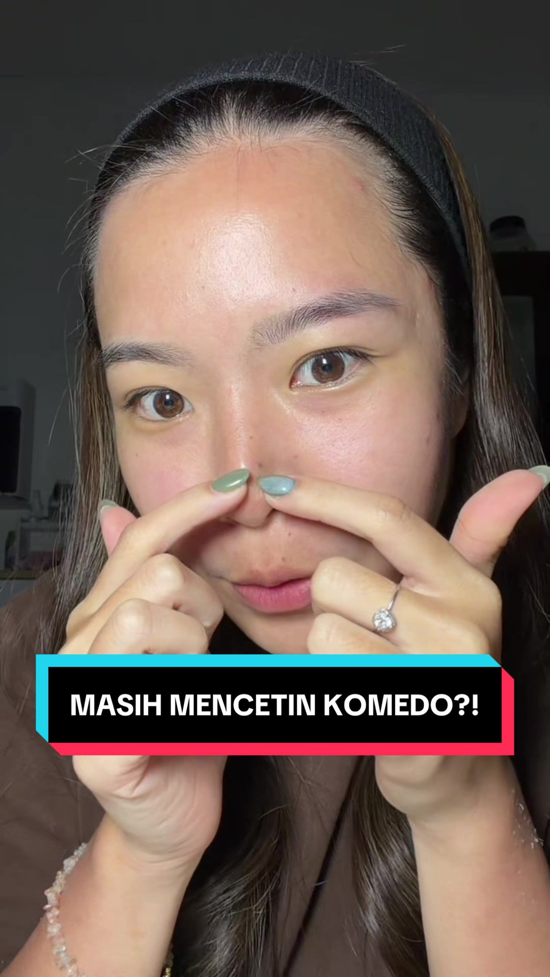 TikTok post by @aurelandshiro for Breylee Indonesia. Caption reads: dah gatau brp taun pake ini produk😩 @Breylee.id....