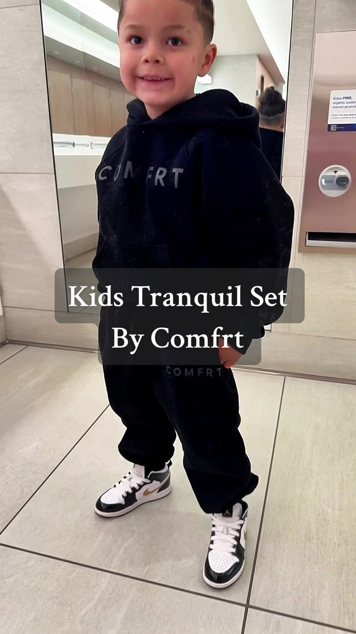 TikTok post by @ev3_c for Comfrt Kids. Caption reads: [...] #kidssweatpants #kidclothes @comfrtkids....