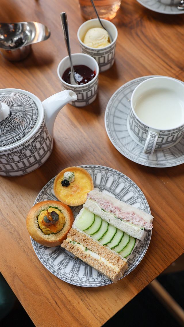 Instagram post by @purpurpurpur for Champagne Ruinart. Caption reads: ad We just visited fantastic venue -....