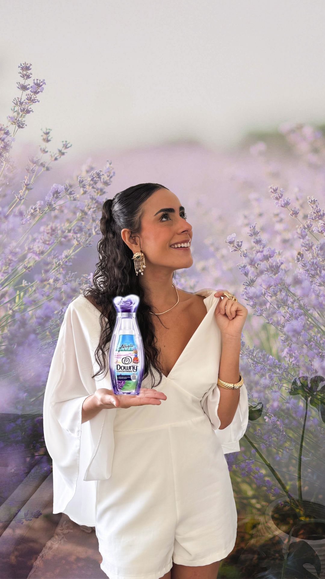 Instagram post by @tripspelarua for downy. Caption reads: Sabe quando falta só um perfume pra tudo ficar....