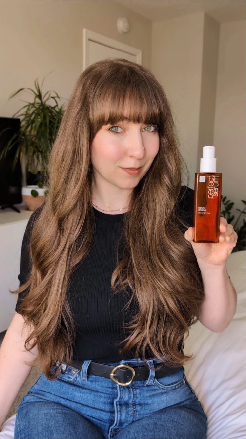 Instagram post by @_mo__styles_ for mise en scène. Caption reads: AD Do you have frizzy hair? Comment 'SHINY HAIR'....