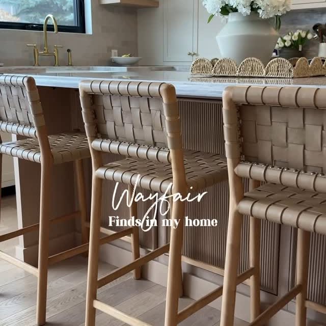Instagram post by @vanessaa.giuliani for Wayfair. Caption reads: I finally went through my house and put all of my....