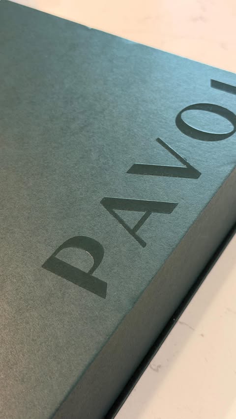 Instagram post by @jessicarae_46 for Pavoi. Caption reads: [...] #unboxing #giftidea #giftsforher @bypavoi.