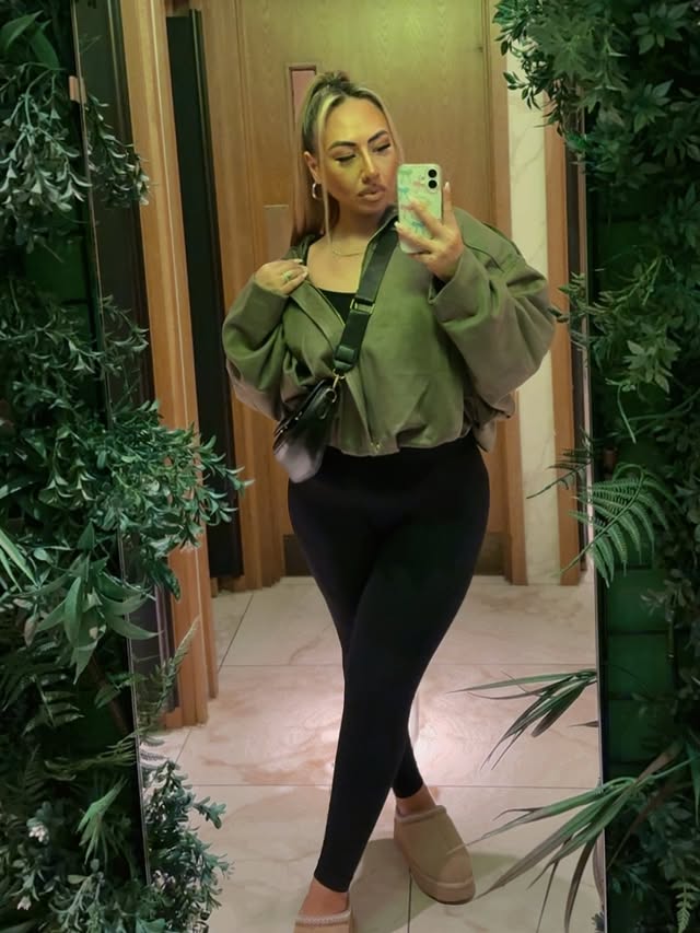 Instagram post by @sarahtofficial_ for KATCH ME. Caption reads: 1 of 1. Never Gave 2 💚 @katchmeofficial • • • • •....