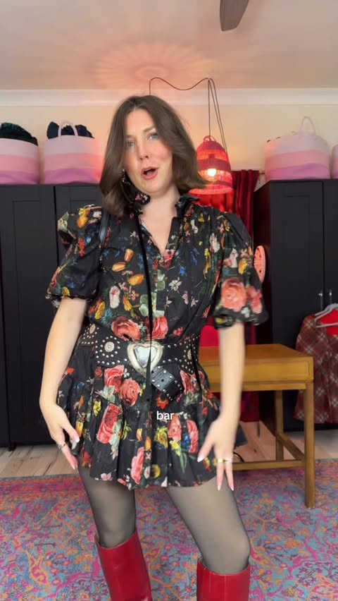 Instagram post by @reagan.baylee for Sam Edelman. Caption reads: I FEEL BONITA!! 🙆🏼‍♀️⭐️ comment “shop” for....