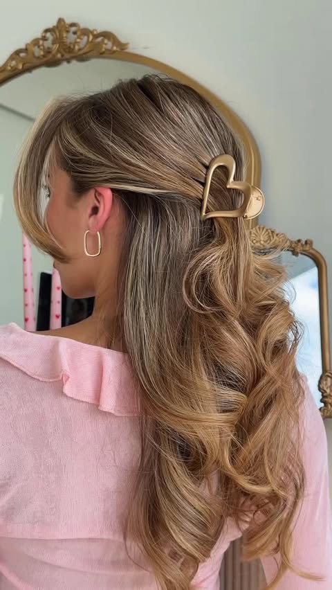 Instagram post by @regina_ugc_ for The Hair Edit. Caption reads: [...] day inspired hairstyle using @thehairedit....