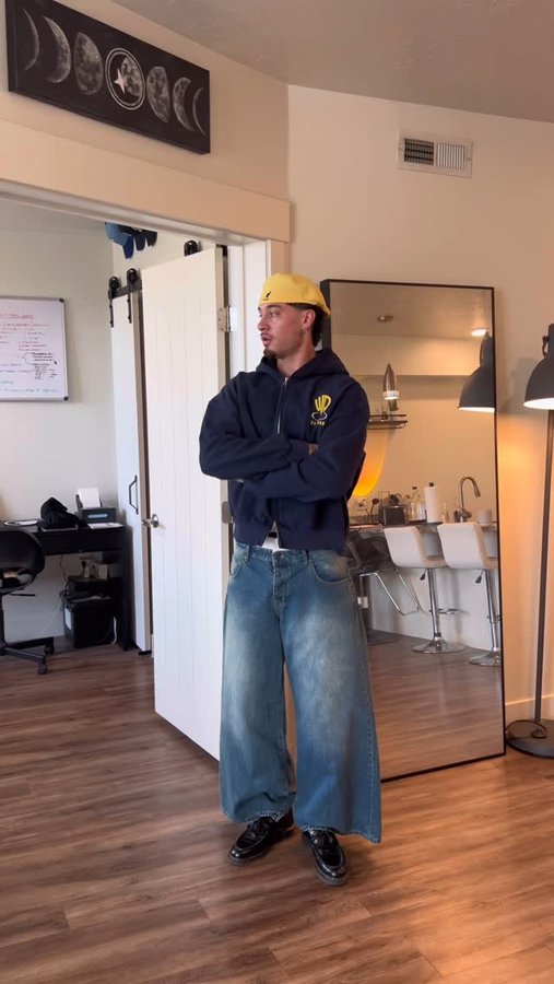 Instagram post by @iakopoamona for Blazy Susan. Caption reads: Cold Morning routine with @blazysusan 🍯🍋💛 
Fit....