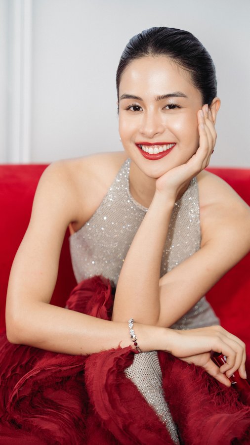 Instagram post by @maudyayunda for Tanya Pepsodent. Caption reads: Still smiling thinking about this moment. 🥹

Had....