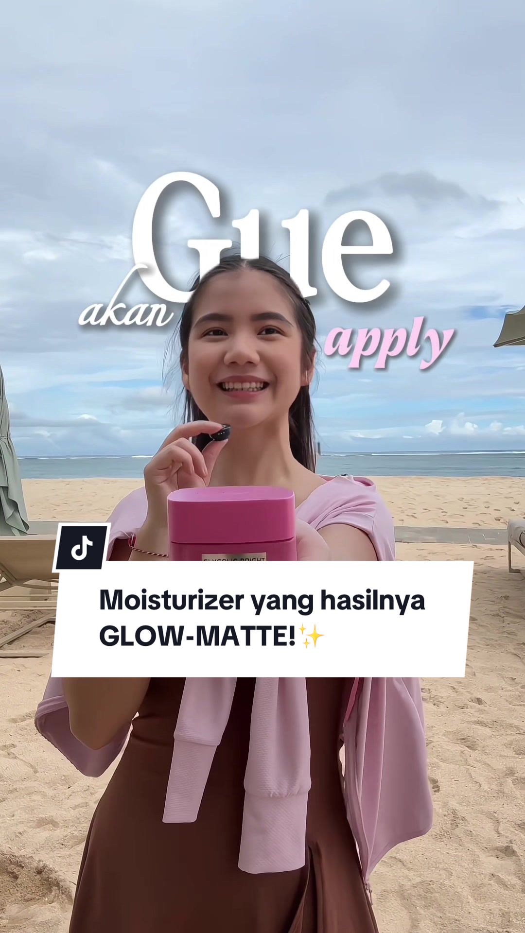 TikTok post by @bellaverena for L’Oréal Paris Indonesia. Caption reads: Jangan benyek mukanyaaa!❌ Pake moisturizer yang....