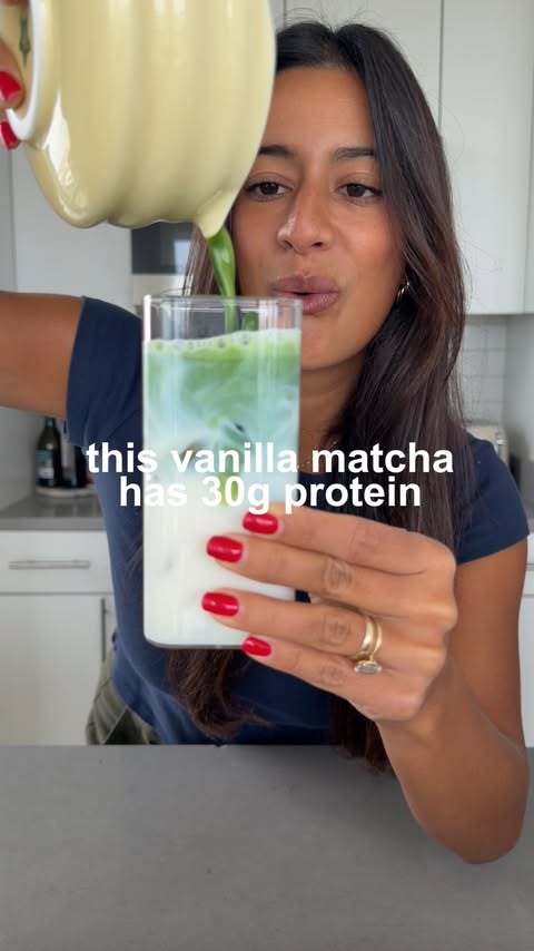 Instagram post by @thecarolinalifestyle for fairlife. Caption reads: [...] matcha hack that adds 30G protein!!....