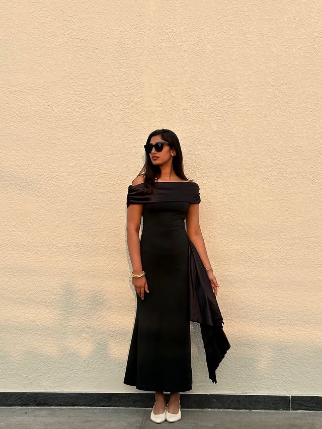 Instagram post by @mi.nnu__ for OUTZIDR. Caption reads: 🖤 Dress : @outzidr_official Product id - 1235156....