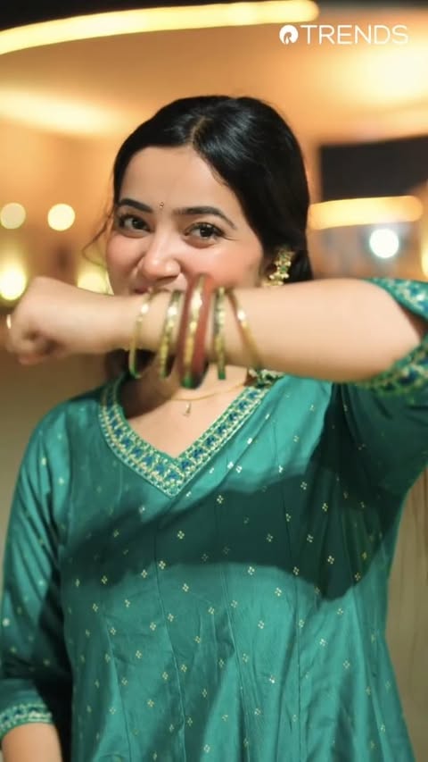 Instagram post by @subhalaxmi_dikhit for Reliance Trends. Caption reads: Get Ready With Me for Puja! 💃🌸Time to put....