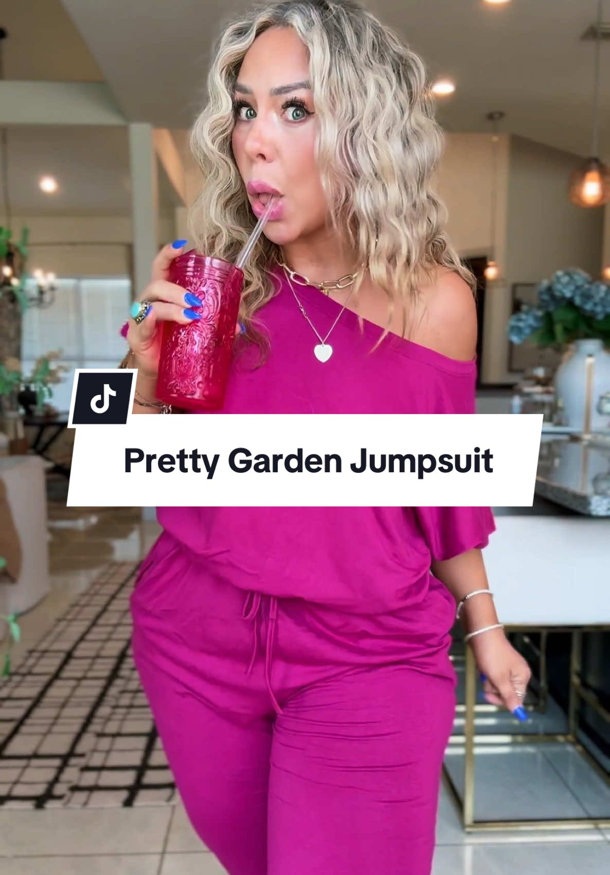 TikTok post by @lindaannettem for PrettyGarden. Caption reads: [...] #creatoricons #spotlightfinds @PrettyGarden.
