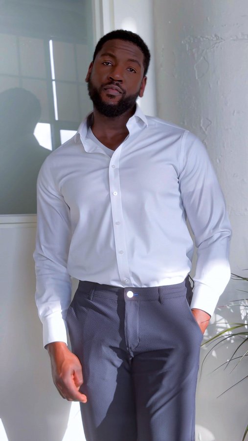 Instagram post by @mlcxxix for Twillory. Caption reads: [...] stretchy, and built for summer—@twillory....