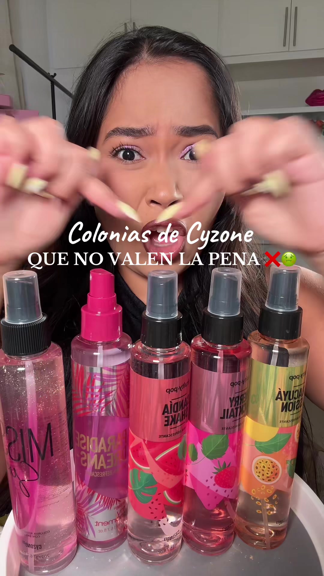 TikTok post by @carmencamposa for Cyzone. Caption reads: Colonias de Cyzone que NO valen la pena 🤢 QUE....