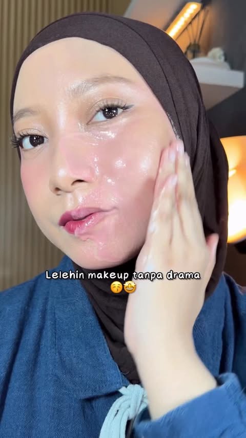 Instagram post by an influencer for Glad2Glow. Caption reads: [...] all with Cleansing Balm from @glad2glow 💖....