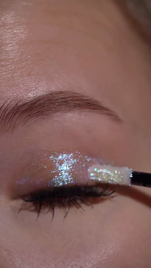 Instagram post by @badtothebrow for Florasis. Caption reads: @florasis.official Liquid Eyeshadow in [...].