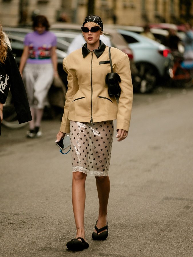 Instagram post by @maluborgesm for Havaianas. Caption reads: CPFW drafts I never meant to forget

Ad.