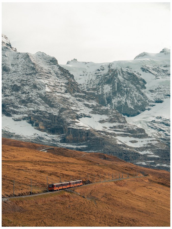 Instagram post by @bankpyt for Switzerland Tourism. Caption reads: Photo essay : Quick snaps from autumn in the....