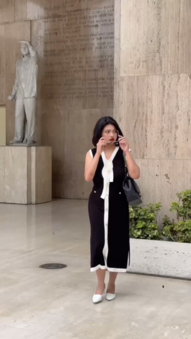 Instagram post by @mia.oliver for Pomelo Fashion. Caption reads: Effortless. Elevated. Exclusively Pomelo. ✨

Now....