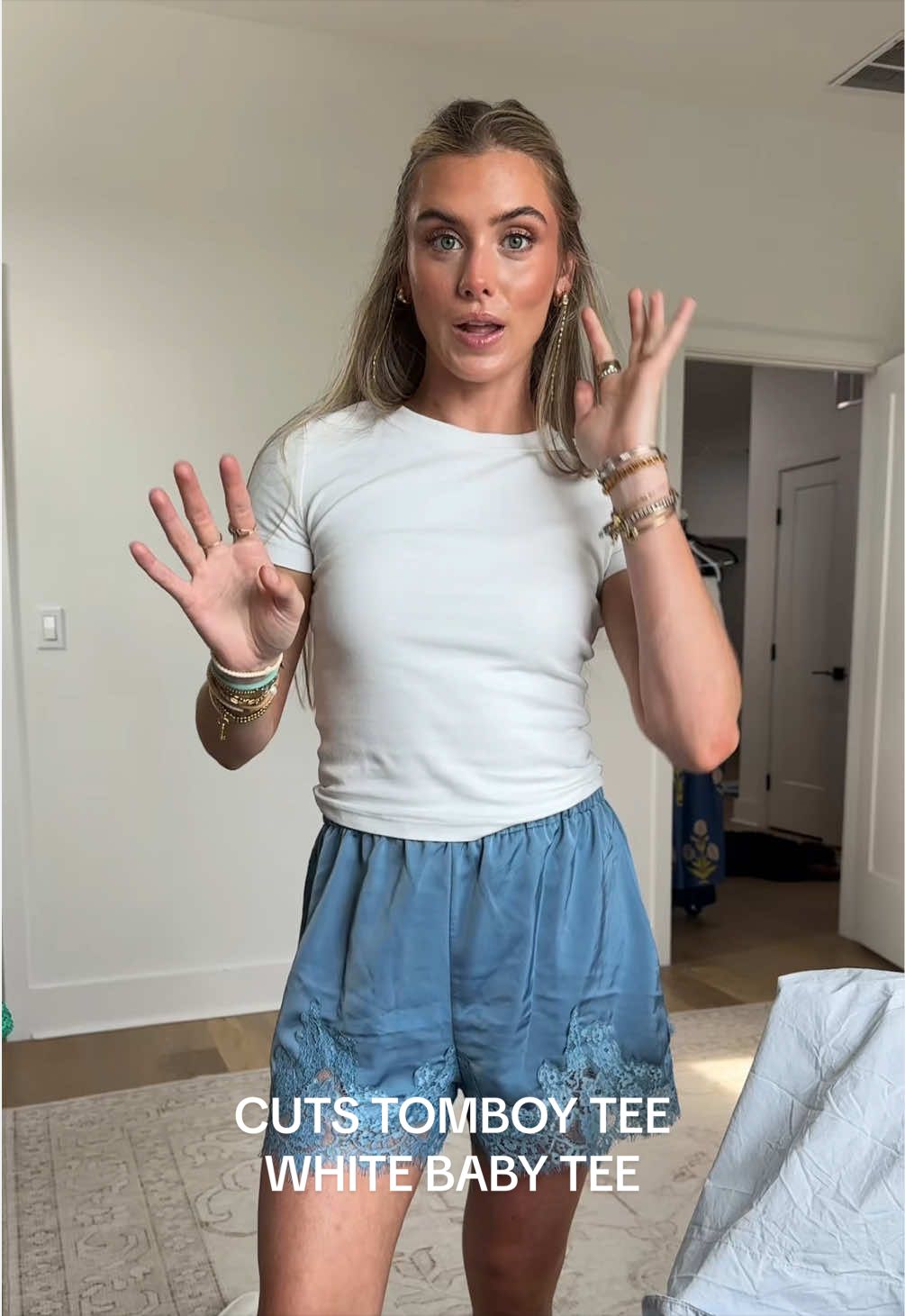 TikTok post by @sloanevosen for Cuts Clothing. Caption reads: [...] outfit 😌 5’4/xs #dealsforyoudays....