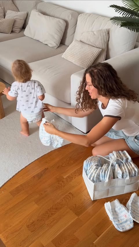 Instagram post by @lelena13_ for Huggies. Caption reads: Nisam mogla ni da pretpostavim da ce presvlacenje....