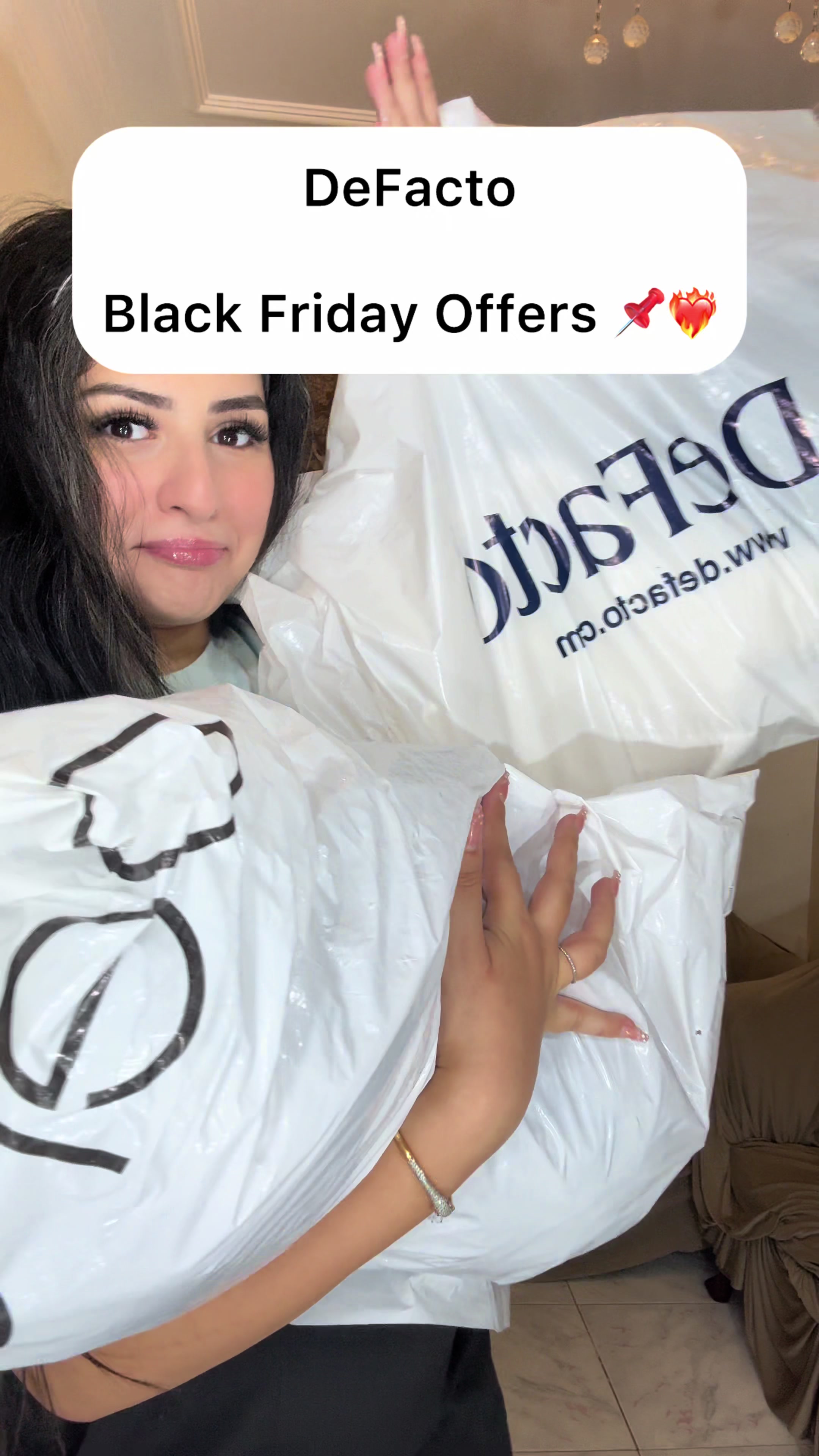 TikTok post by @roromohsen3 for DeFacto. Caption reads: @DeFacto Egypt 🛍️  Discount code : RORO Free....
