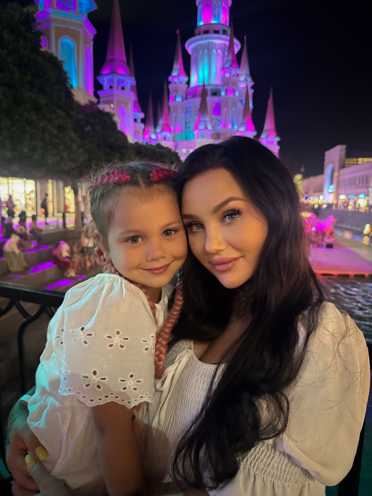 Instagram post by @olsz_lena for Wakacje. Caption reads: [reklama] Wylądowaliśmy z krainie dziecięcych....