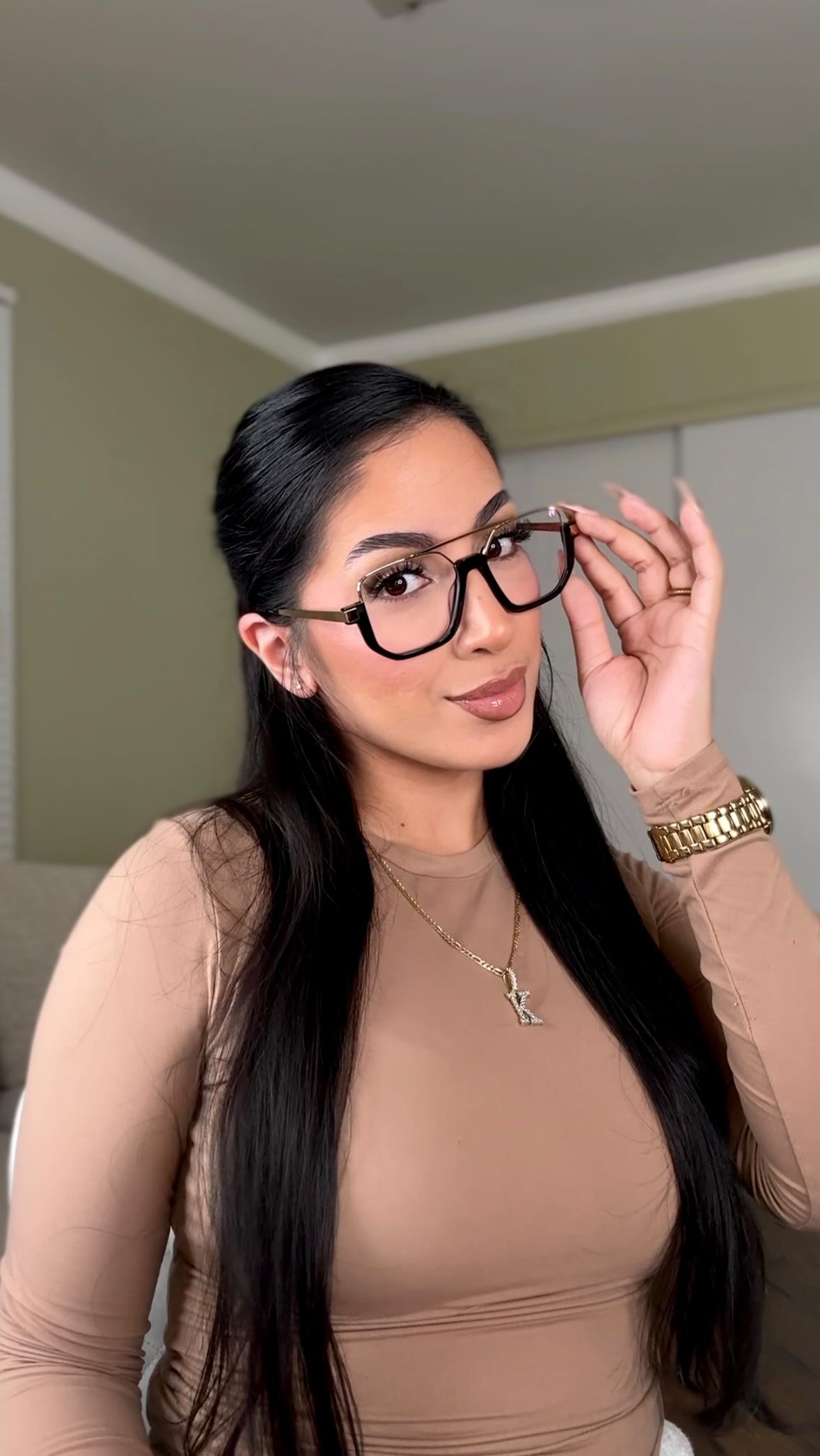 Instagram post by @karinaeli.c for Zeelool. Caption reads: another day another ZEELOOL haul 😍😎 shop for the....