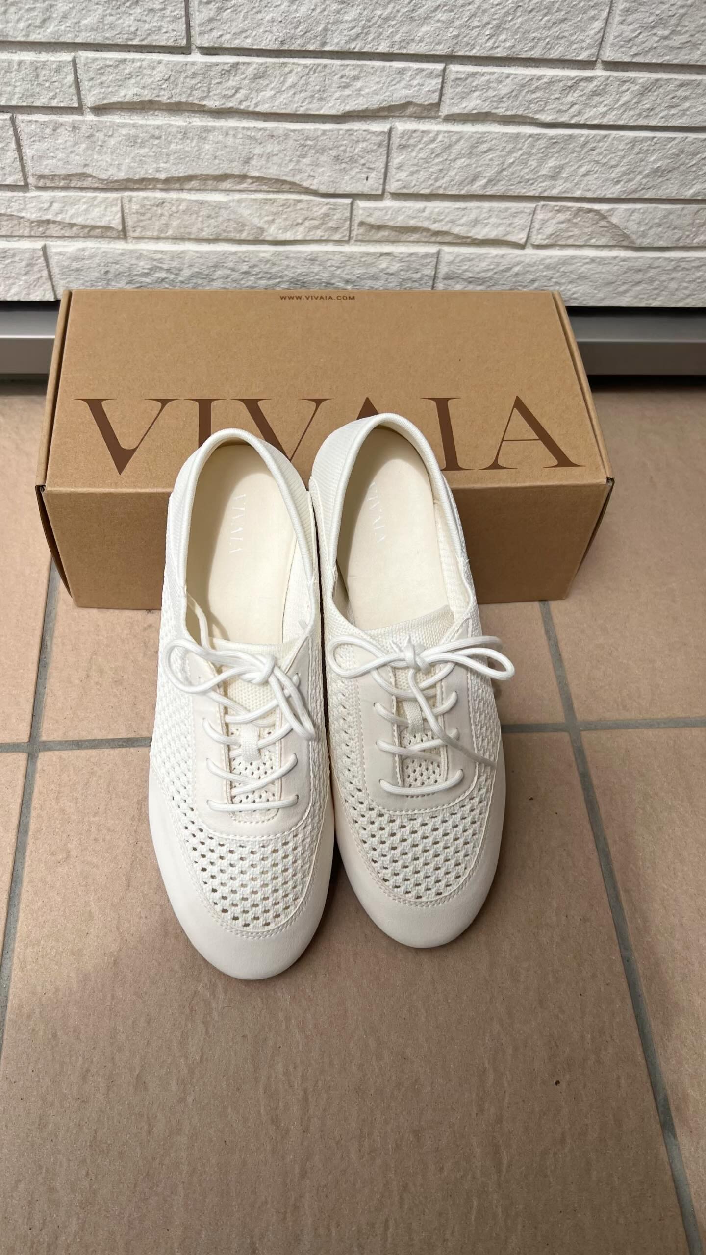 Instagram post by @sakura.saku.2211 for Vivaia. Caption reads: .
.
.
@vivaia.japan....