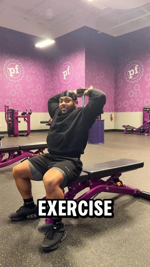 Instagram post by @quanbfit_ for DFYNE. Caption reads: Dumbbell Overhead Tricep Extension the RIGHT....