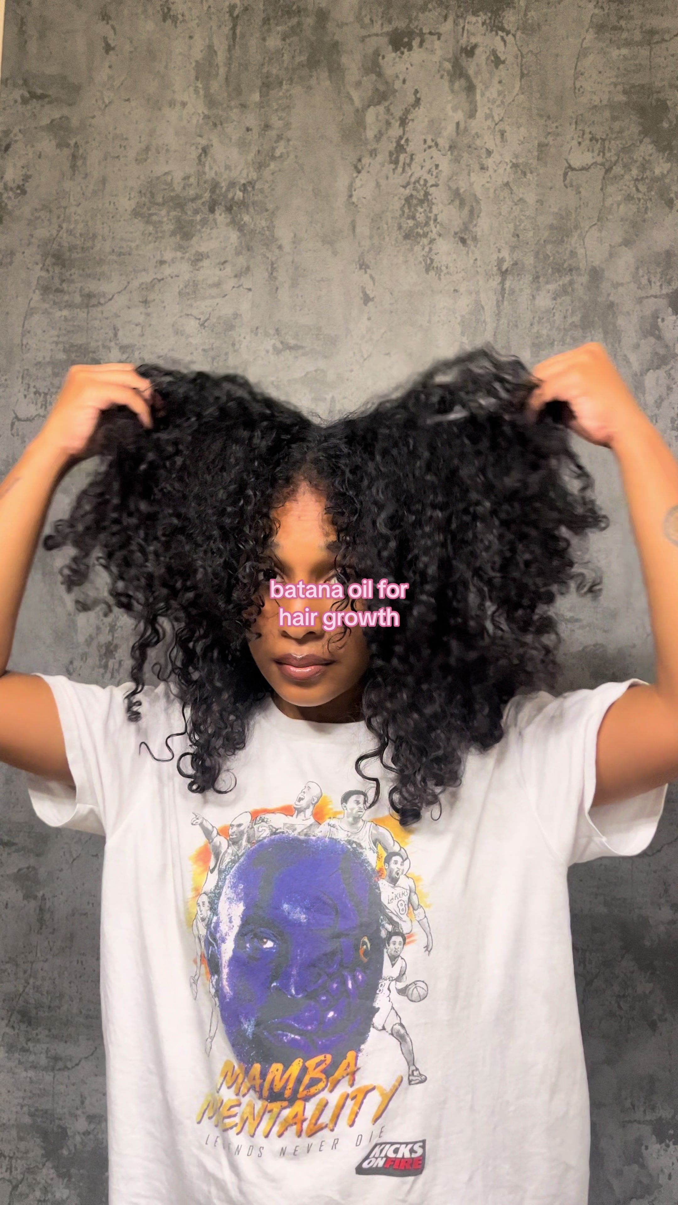 TikTok post by @huezxx for Dolahair. Caption reads: [...] thats 100% natural, thank me later 🌱....