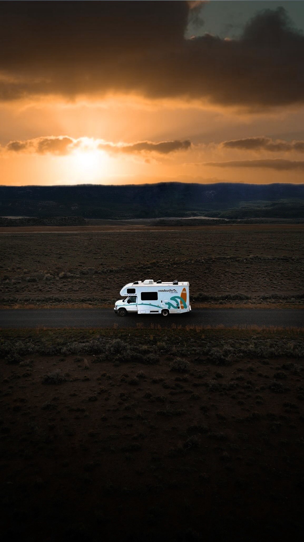 Instagram post by @giovanniogliormino for roadsurfer. Caption reads: Two weeks on the road.
Four states crossed.

A....