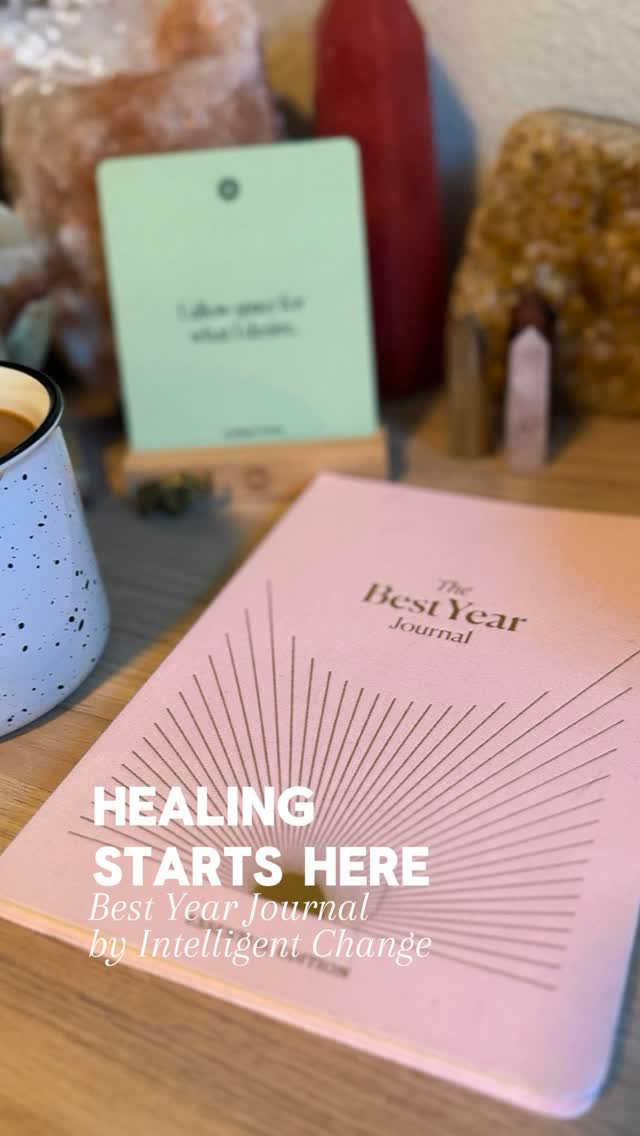Instagram post by @erinlgore for Intelligent Change. Caption reads: [...] The Best Year Journal by @intelligentchange....