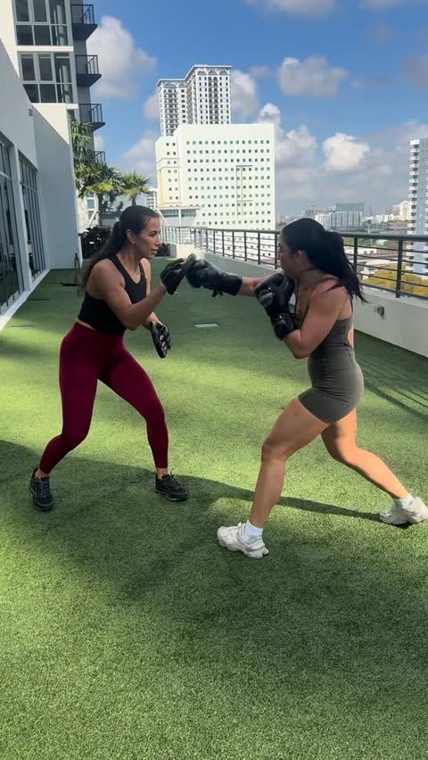 Instagram post by @giannasmith for BOMBSHELL SPORTSWEAR. Caption reads: [...] @giannasmith ❤️‍🔥 Shop my fit:....