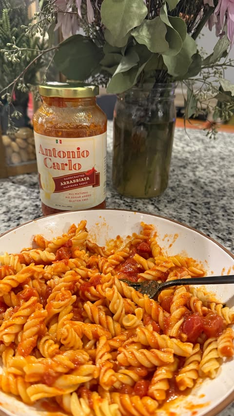 Instagram post by @makaelamthompson for Harris Teeter. Caption reads: [...] @antoniocarlosauces @harristeeter.