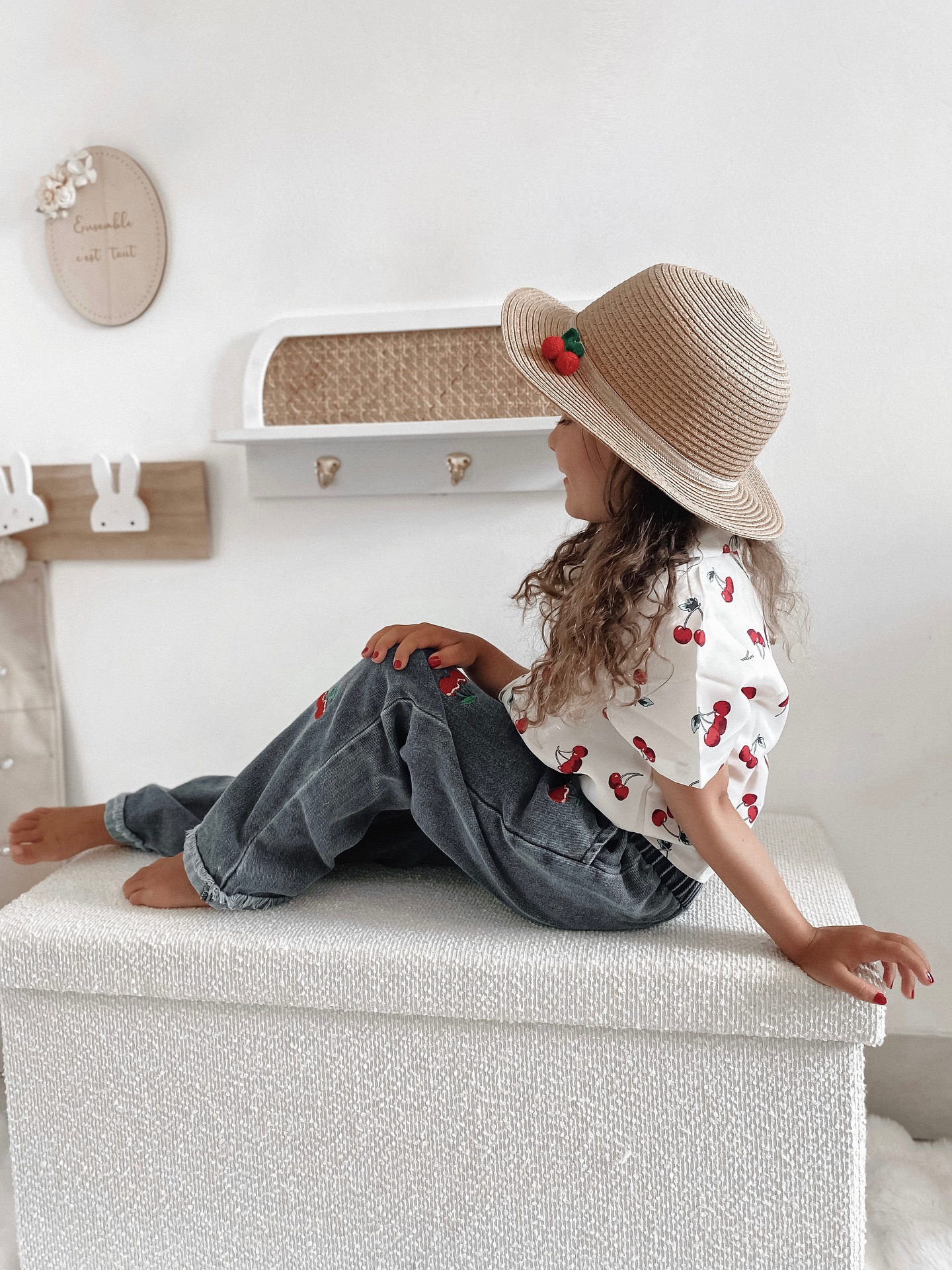 Instagram post by @audrey_choux for Isotoner. Caption reads: En partenariat avec Isotoner 
✨ J’ai eu un vrai....