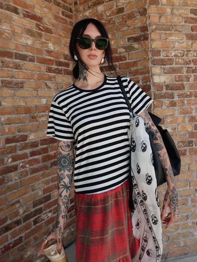 Instagram post by @kellyannshuman for Zenni. Caption reads: [...] pattern combined with classic pair of....