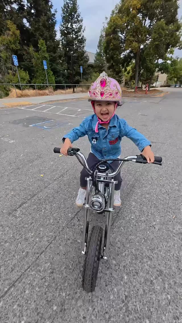 Instagram post by @lnspltblvd for HYPERGOGO. Caption reads: Enjoying her new bike from @hypergogoofficial....