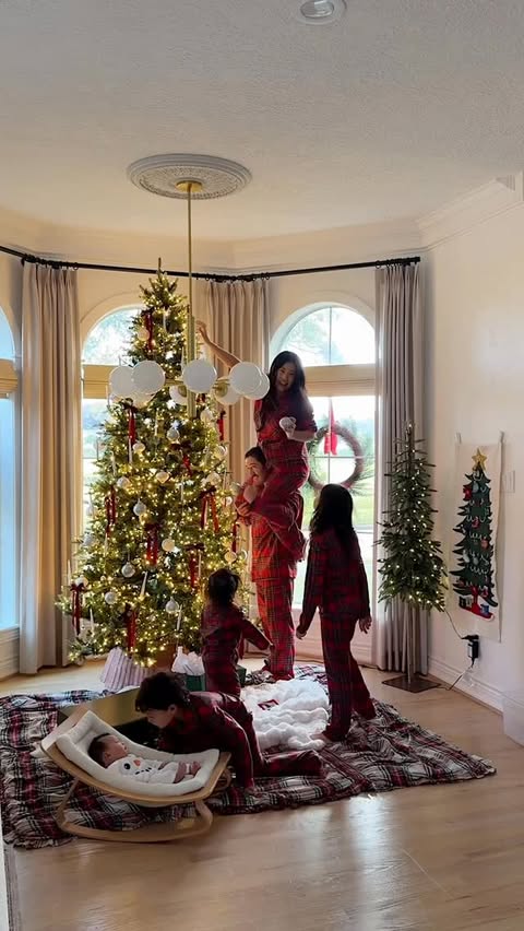 Instagram post by an influencer for Macy's. Caption reads: [...] that symbolizes their year. @macys always....