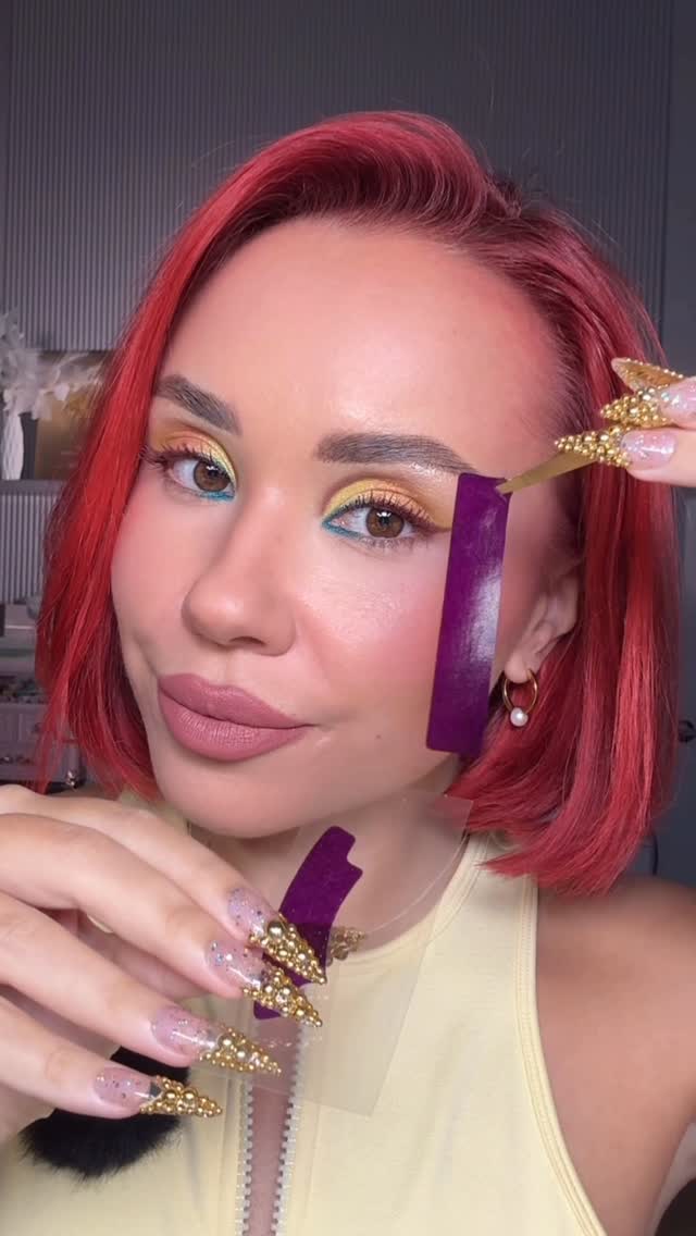 Instagram post by @longoria_kat for Hismile. Caption reads: Purple strips💜 White results🤍 @hismile 
#ad.